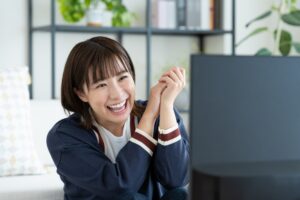 テレビを有線LANに接続して快適視聴！速度・設定・対策まとめ